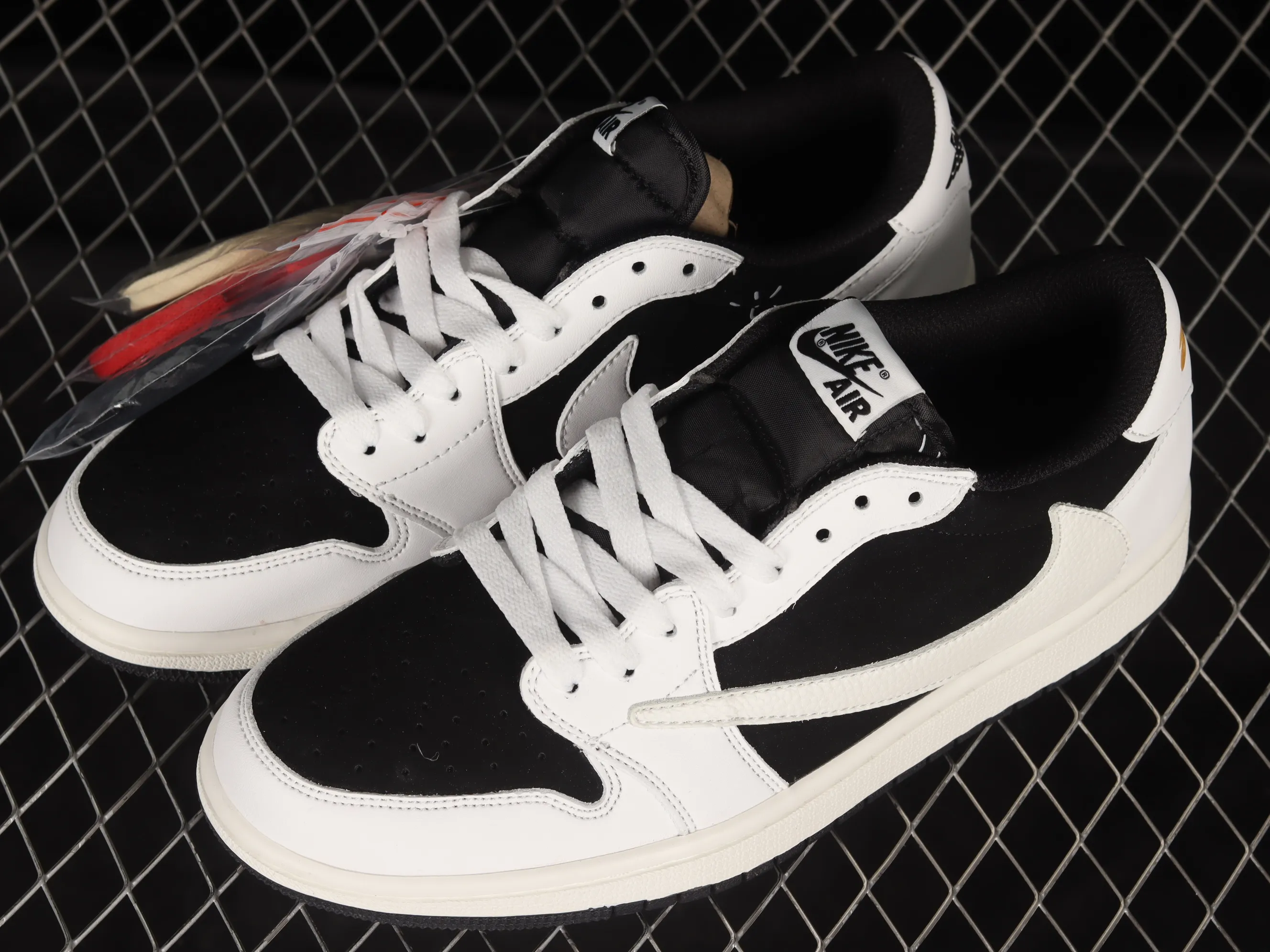 All Categories Air Jordan Jordan Series Basketball Shoes Air Jordan 1 Low Travis Scott x Jordan 1 Low AJ 1 OG Barb Anti-Hook Ghostface Low CQ4277-311